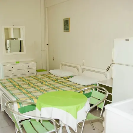 Ronzi Apartments Kamena Vourla Exterior photo