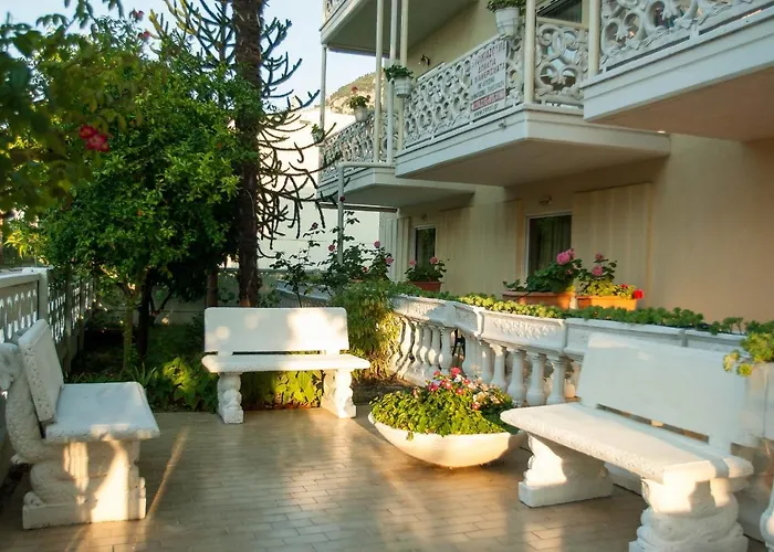 Ronzi Apartments