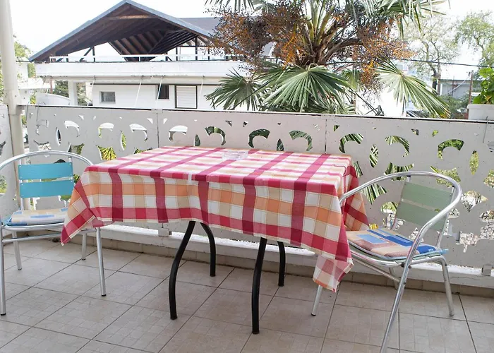 Ronzi Apartments
